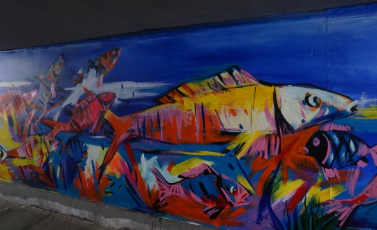 Đau lòng 2 bức tranh đạt kỷ lục Việt Nam ở Đà Nẵng bị các bạn trẻ thản nhiên viết vẽ bậy