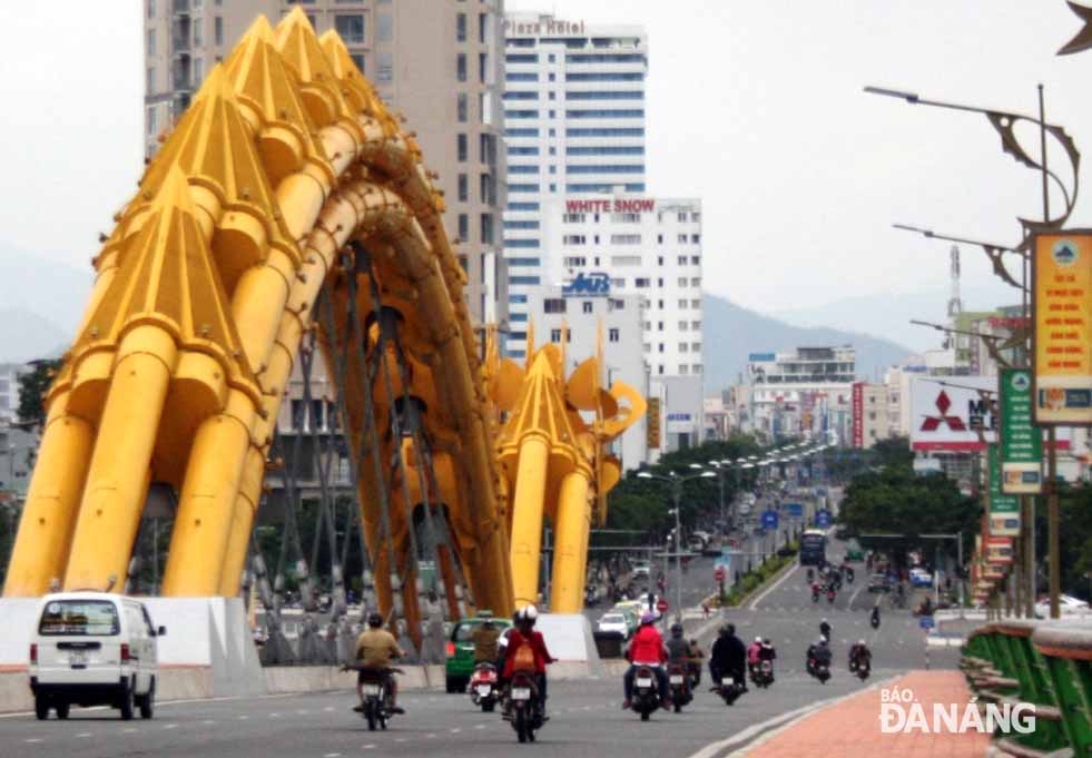 Cầu Rồng và đường Nguyễn Văn Linh là 2 trong số những địa điểm cấm đỗ xe từ ngày 5-11 đến hết ngày 12-11